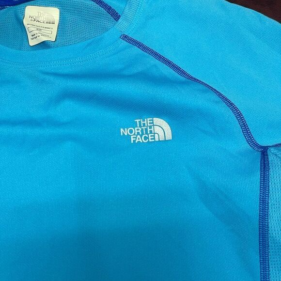 The North Face blue long sleeve flash dry top, size small - Picture 8 of 13